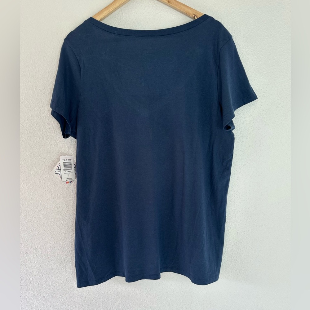 New Torrid Boston Red Sox Tee 1X - Picture 2 of 7